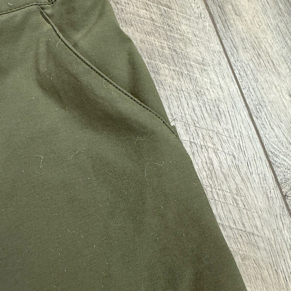North Face Mens Olive Hiking Shorts‎